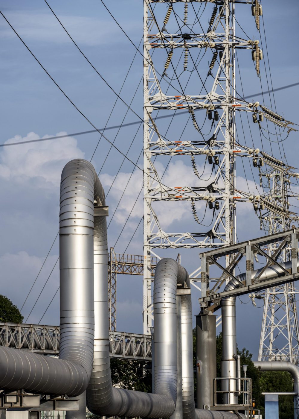 pollution-industry-exterior-daylight Mainpower Disco